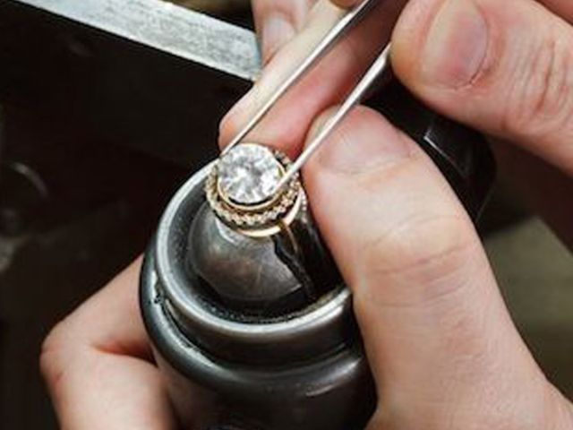 Wedding Ring Jewellery admin ajax.php?action=kernel&p=image&src=%7B%22file%22%3A%22wp content%2Fuploads%2Fsites%2F20%2F2022%2F04%2Frepair 2